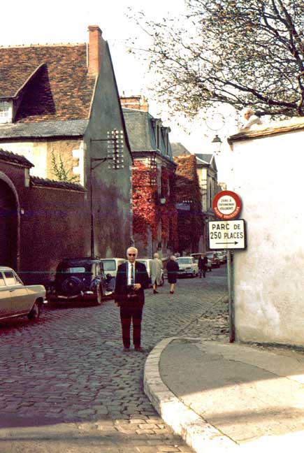 Pappy on the Pav&eacute;s